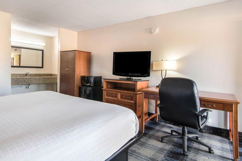 Motel 6 Harrisburg PA Near PA Expo Center Esterno foto