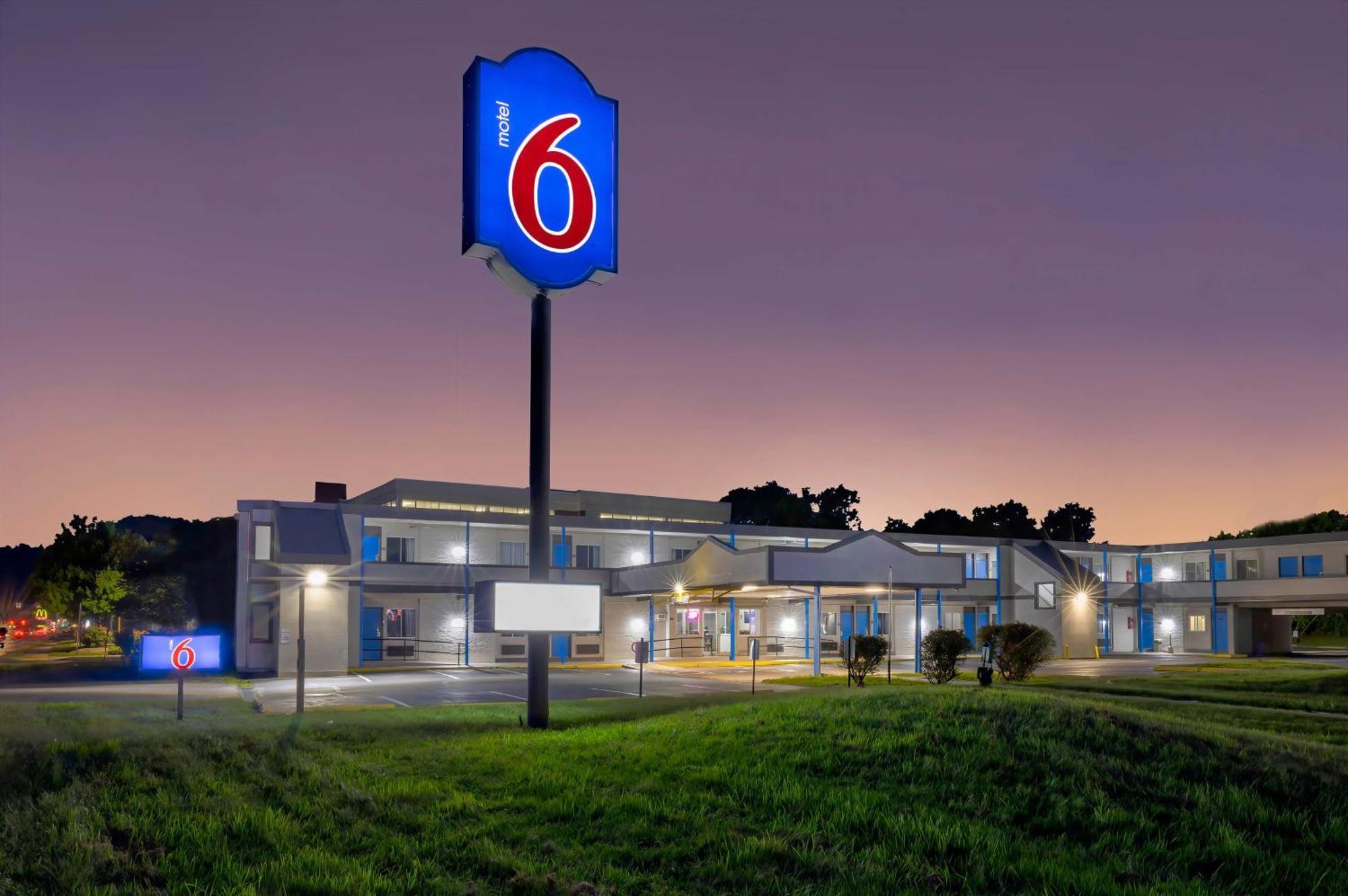 Motel 6 Harrisburg PA Near PA Expo Center Esterno foto