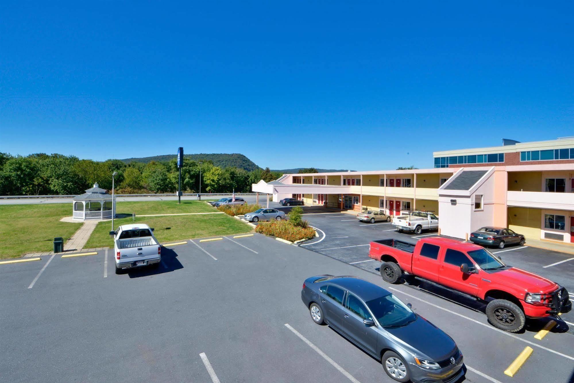 Motel 6 Harrisburg PA Near PA Expo Center Esterno foto